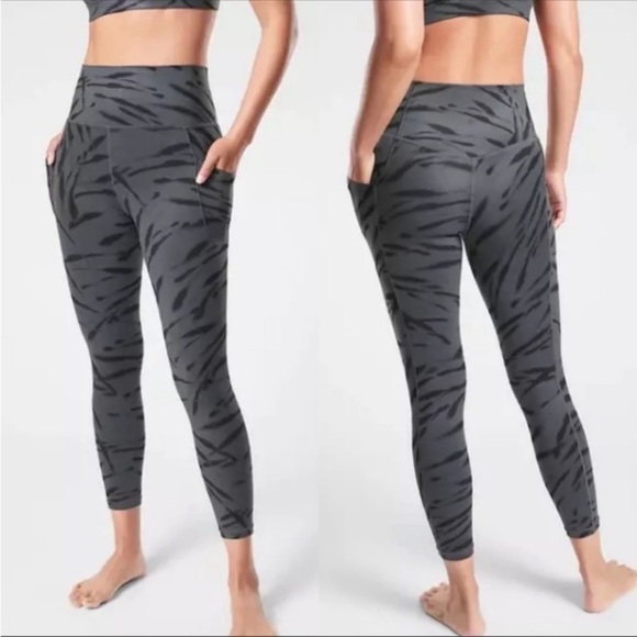 Athleta Salutation Stash Pocket LL 7/8 Tight Leggings in Zebra - Picture 1 of 9
